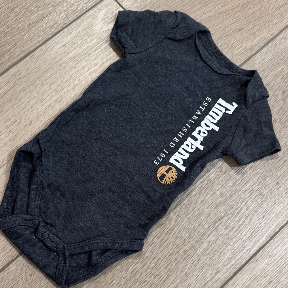 Timberland Baby Onsie size 0-3 Months| Streetwear Spellout